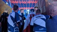 'Team Liquid' en las Finales Mundiales de Berlín, subiendo por el podio para obtener el segundo lugar